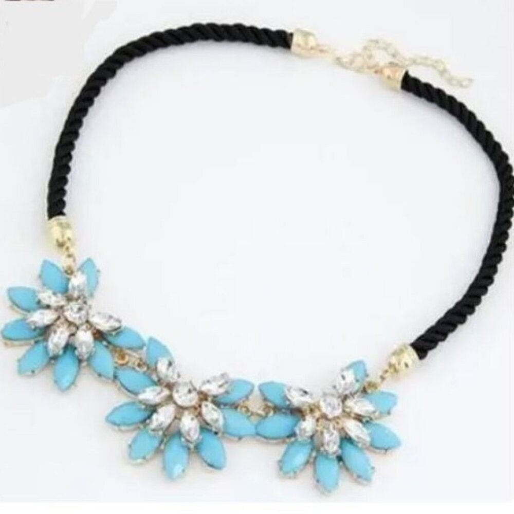 NEW Elegant Turquoise Blue and Crystal Stones Statement Collar Necklace